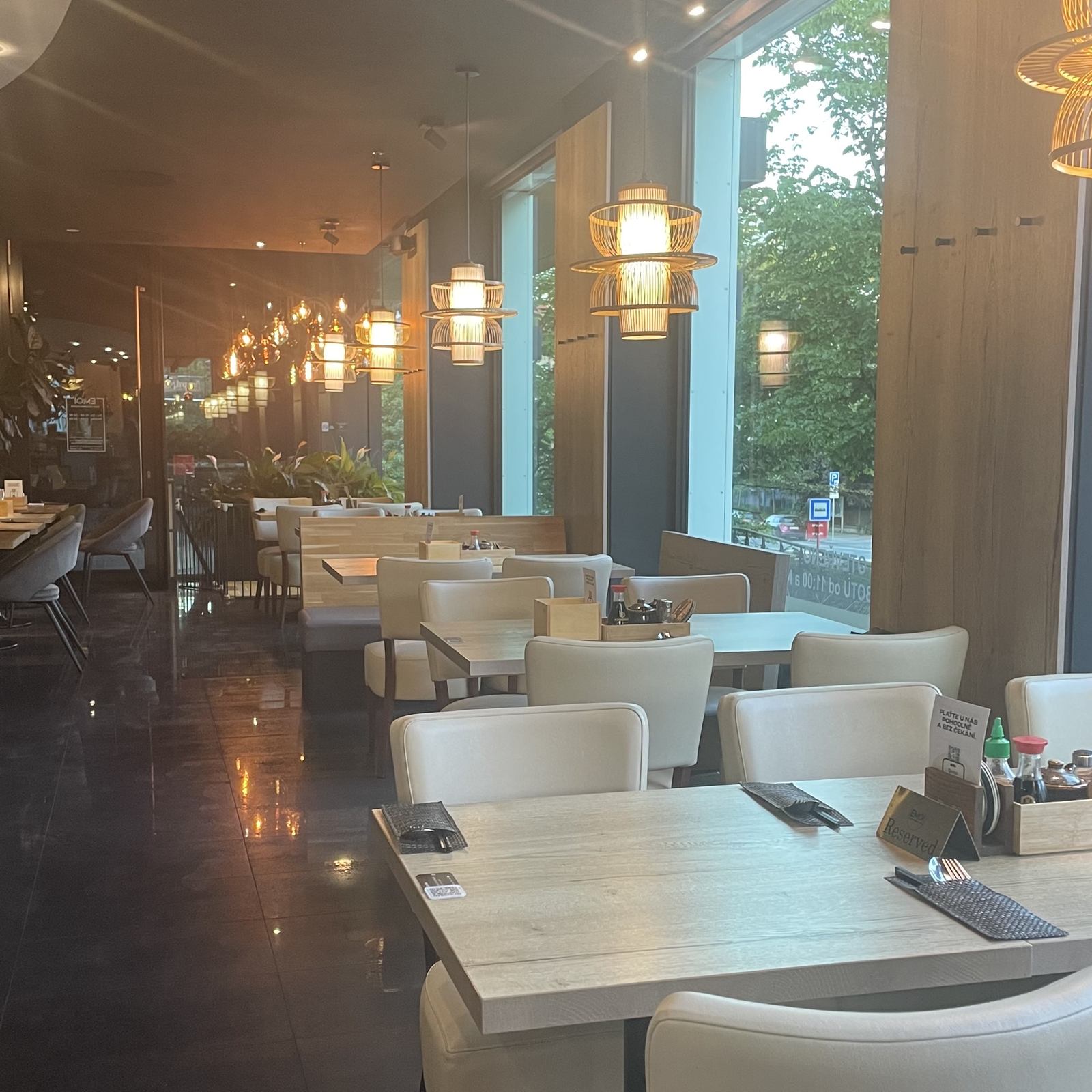 EMOI - Pravá Vietnamská Restaurace foto 2