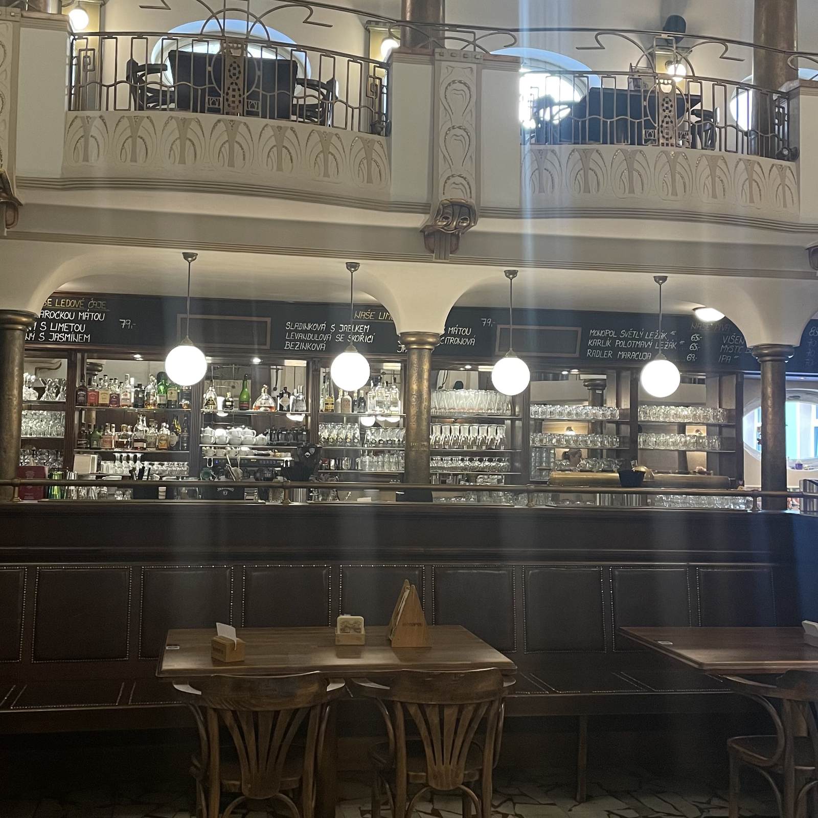 Restaurace Pivovar Monopol foto